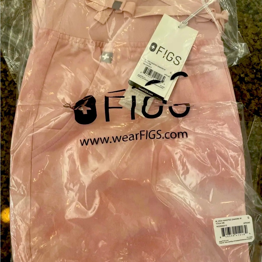 (SOLD) NWT Figs Zamora joggers in size small